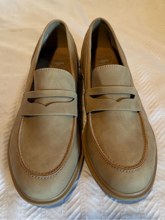 Rocket Dog Shoes - Rocket Dog Women's Tan Gabby Loafers NWOT